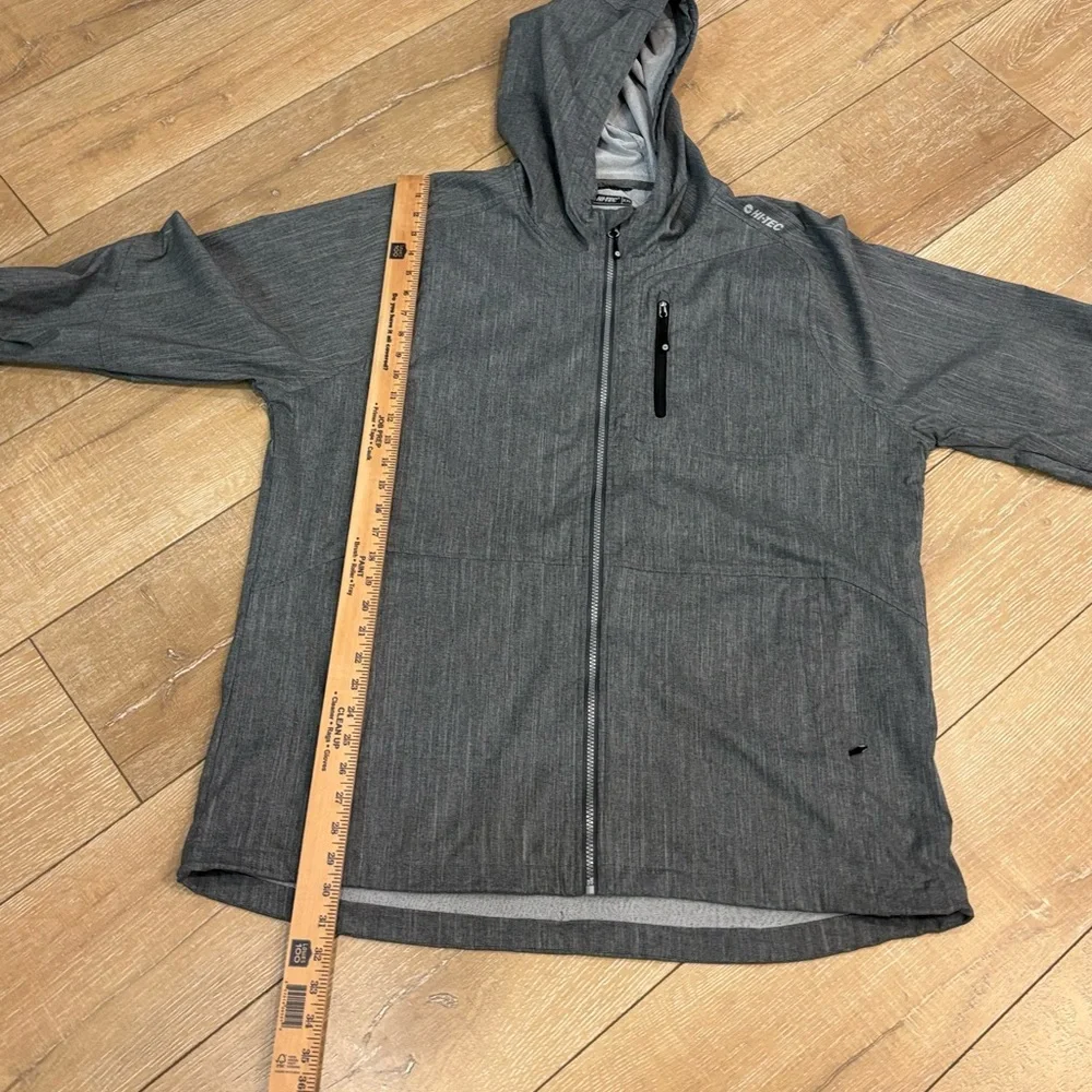 Hi-Tec Men’s Lightweight Full-Zip Softshell hoodie